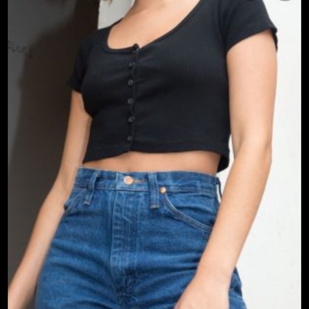 Broken top button but can be fixed